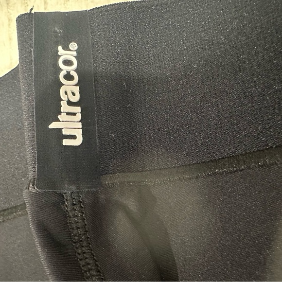 Ultracor High Cherry Performance Leggings - Picture 3 of 6